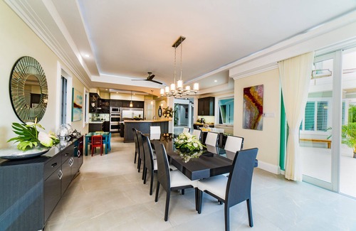 Montego Bay Villa | 5 BDR LUX MODERN BEACHFRONT VILLA PRIVATE INFINITY POOL & OCEAN VIEWS STAFF
