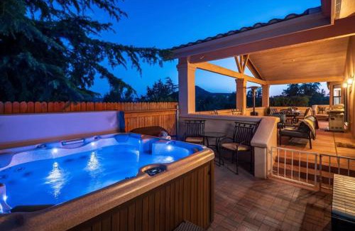 Uptown Sedona House | 5 Bed 3 Bath Uptown Sedona-Game Room-Sauna-Cold Plunge-Jacuzzi-Gym