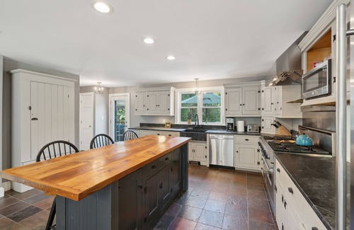 Kennebunk House | 5 Bed, 4.5 Bathroom, In-ground Pool, Gym near Parsons Beach!