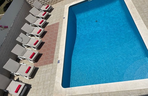 Olhos D'Agua Villa | 5 bed, all suite private pool , 5 min to beach