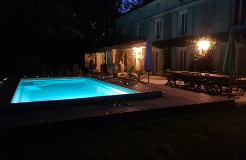 Fleac-sur-Seugne House | 5* bed and breakfast for up to 14 people with heated swimming pool