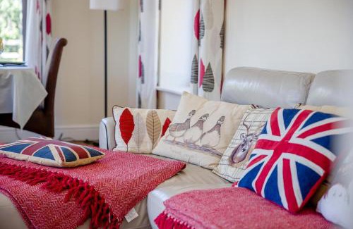Clows Top House | 5 Bed in Clows Top oc-m32976