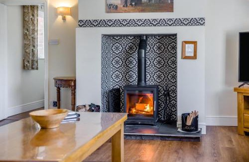 Clows Top House | 5 Bed in Clows Top oc-m32976