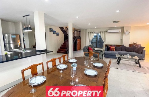 Chang Phueak Villa | 5 Bed Villa w/Pool Old City»7 Min Walk Family Friendly Ping-Pong Table