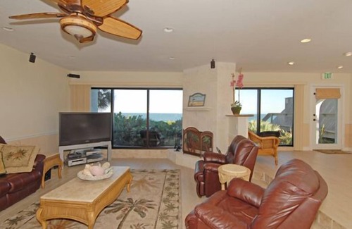 Melbourne Beach House | 5 Bedrms, 4 1/2 baths, 4000 sq. ft. Oceanfront Pool & Spa Melbourne Beach!