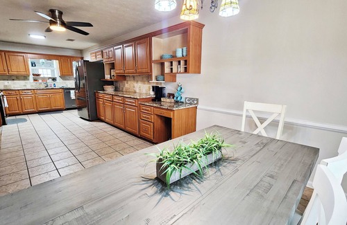 Phenix City House | 5 bedroom 2 1/2 bath house in Phenix City with beautiful pool, near Fort Moore.