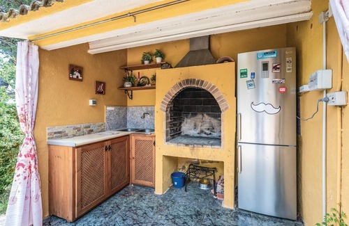 Mont Barbat House | 5 bedroom accommodation in Maçanet de la Selva