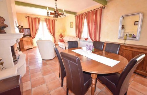 Cairanne House | 5 bedroom accommodation in Cairanne