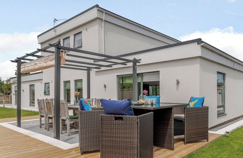 Freshwater Cottage | 5 bedroom accommodation in Colwell Bay, near Yarmouth