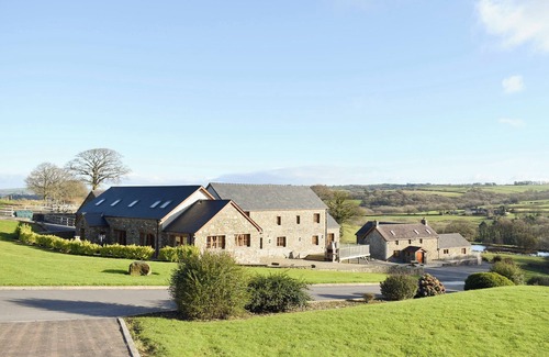 Felinfach Cottage | 5 bedroom accommodation in Mydroilyn, near Aberaeron