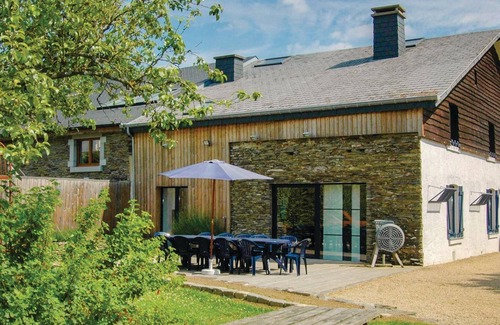 Nadrin House | 5 bedroom accommodation in Nadrin