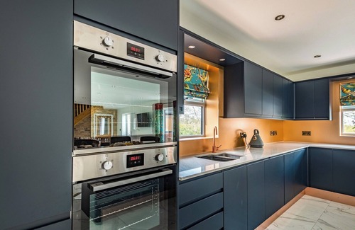 Alford Cottage | 5 bedroom accommodation in Willoughby, near Alford