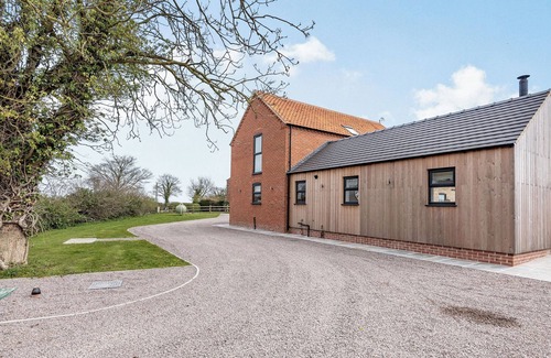Alford Cottage | 5 bedroom accommodation in Willoughby, near Alford
