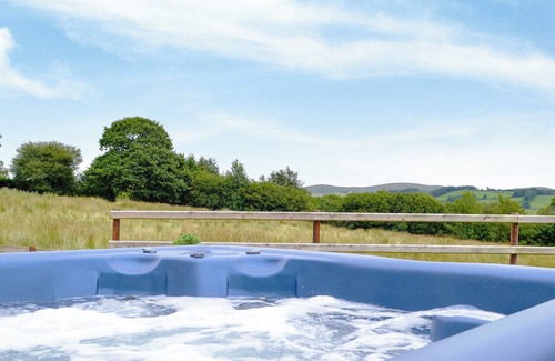 Tirabad Cottage | 5 bedroom accommodation in Llananno, near Llandrindod Wells