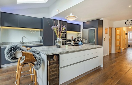 Hove Cottage | 5 bedroom accommodation in Hove