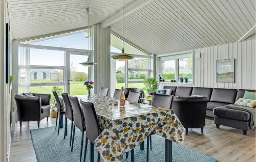 Mommark Strand House | 5 Bedroom Amazing Home In Sydals