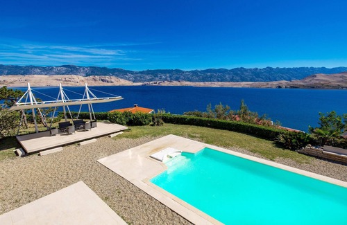 Bosana House | 5 bedroom awesome home in Pag