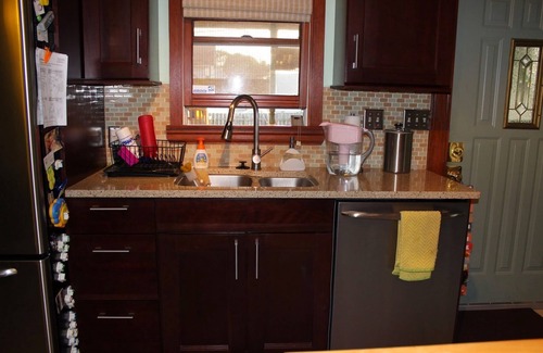 Detroit - Shoreway House | 5 Bedroom - Beautiful Century Home Minutes from Downtown & Lake