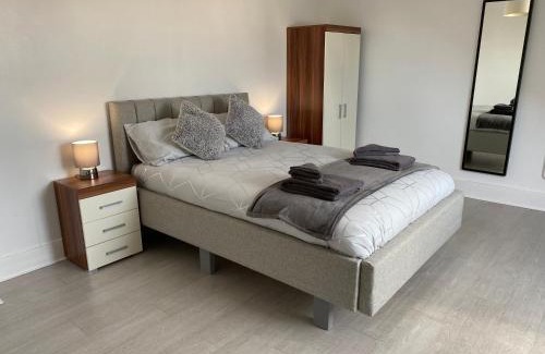 South Shields Apartment | 5 Bedroom-Great House & Location-NEW DAY PROPERTIES