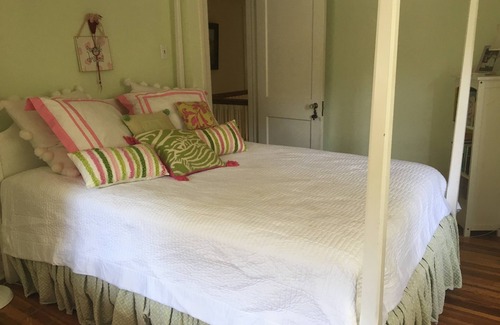 Haverford House | 5 bedroom historic home-perfect for college graduations!