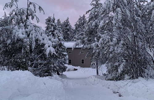 Paradise House | 5 bedroom home in Paradise! 4 miles from Tahquamenon Falls
