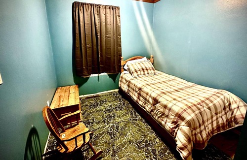 Allagash House | 5 bedroom home minutes from Allagash wilderness. pet friendly!