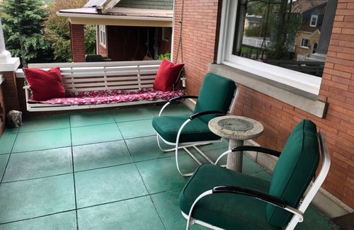 O'Hara Township House | 5-bedroom Home Sleeps 10 Close to Oakmont, Downtown, Oakland