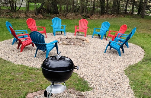 Waupaca House | 5 Bedroom home with 1580ft of Waupaca River frontage! With hot tub!