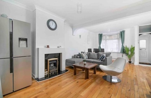 Chapel End House | 5 BEDROOM HOUSE IN WALTHAMSTOW E17