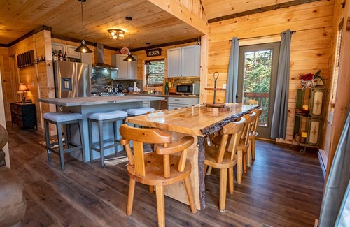 Lake Placid House | 5-Bedroom Log House in Lake Placid