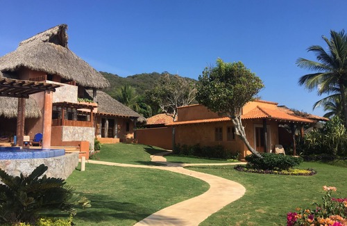 Troncones Villa | 5 Bedroom Luxury Villa - Private Beach, Pool, Chef, Ocean Views & Sunsets