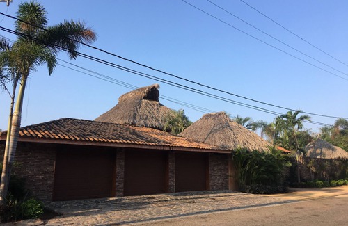 Troncones Villa | 5 Bedroom Luxury Villa - Private Beach, Pool, Chef, Ocean Views & Sunsets