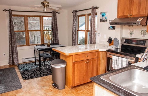 Westside Norwich House | 5 Bedroom Norwich House - 7 Minutes to Mohegan