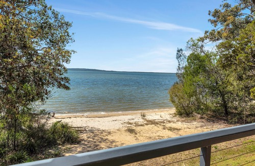 Boreen Point House | 5-Bedroom Oasis with Private Beach.