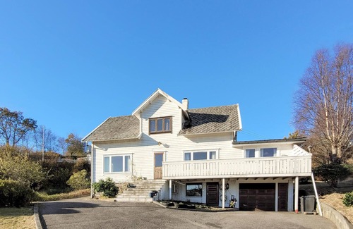 Torangsvag House | 5 bedroom stunning home in Torangsvåg