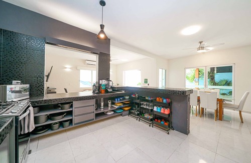 Downtown Cancun Villa | 5 Bedroom Villa w/Private Pool, Roof Garden, Amazing Location and Fast Wifi