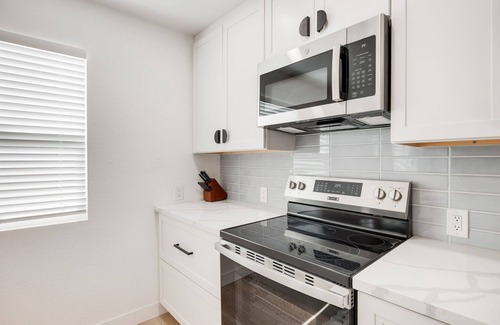 Represa House | 5-bedroom with fun accents and updated decor
