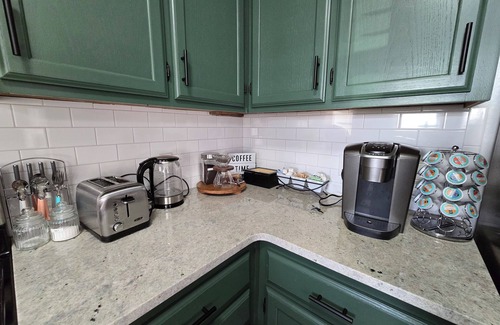 Abilene House | 5 bedrooms 2.5 bath with 7 beds in South Abilene. NO CARPET. QUIET. CONVENIENT.