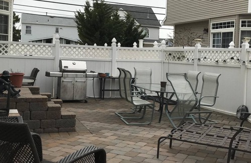 Normandy Beach House | 5 bedrooms in Silver Beach! 1 block to beach.