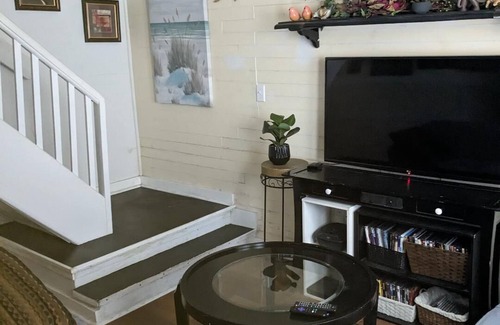 Historic Downtown Apalachicola House | 5 bedrooms that will fit your needs, stay awhile and enjoy local food and shops.