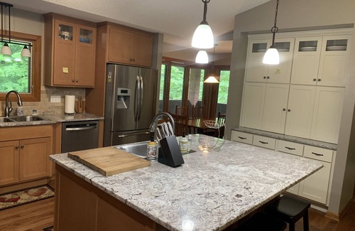 Palmyra House | 5 BR, 4 baths, Pool, HotTub, Family Friendly, near Louisville KY, Private