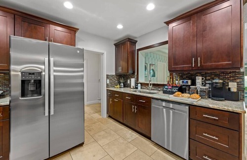 Clearwater House | 5 BR Clearwater Heated Pool I Mini Golf I Hot Tub | Billiards