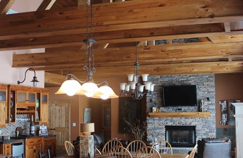 Alexandria House | 5 BR Lakefront Home On Beautiful Lake Ida - Family Fun Or Executive Retreat