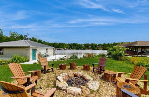 Mineral House | 5 BR lakefront home with private dock, boathouse and firepit/kayaks