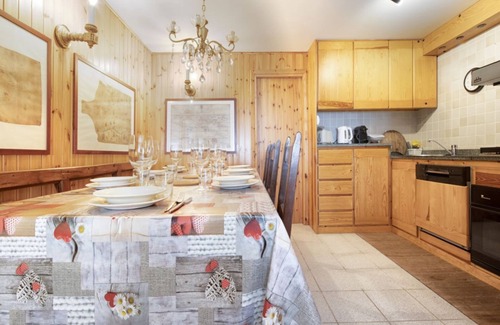 Pallenc Ski Chalet | 5' Bus to the Ski Slopes, Panoramic Chalet