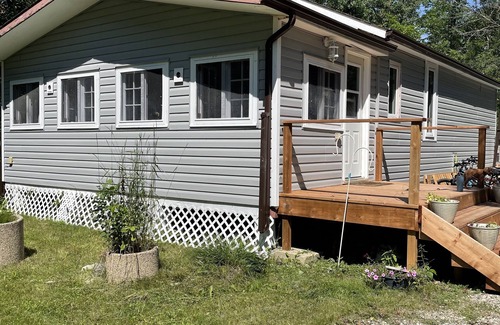 Victoria Beach Cabin | 5 cabins from the beach!