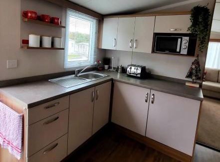 Ringwood Cabin | 5 Geranium, Holiday Home in Oakdene Forest Park