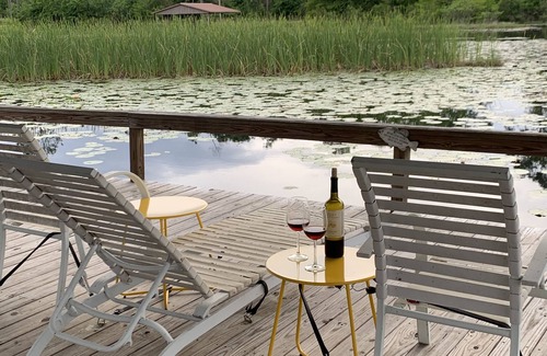 Donalsonville House | 5⭐️great weekend find relax on natures waterfront sunset🌅 🎣Hottub covered dock