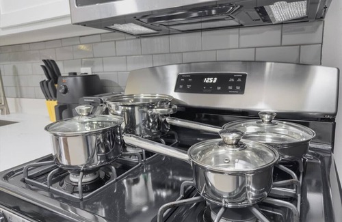 Pemberton Heights Apartment | 5 Guest UT Austin Suite w/PacMan! Close to DTX