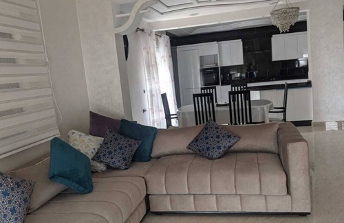Marina Apartment | 5 Guests - 10min Beach - Free Parking - PetsOK
